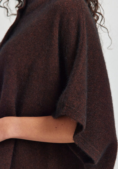 Anne Cape in Cacao