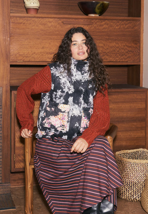 Noa Vest in Hydrangea Splice