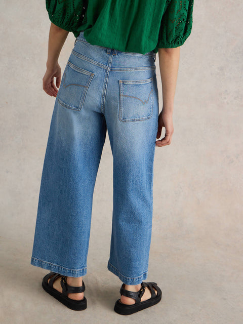 Tia Wide Leg Crop in Mid Denim
