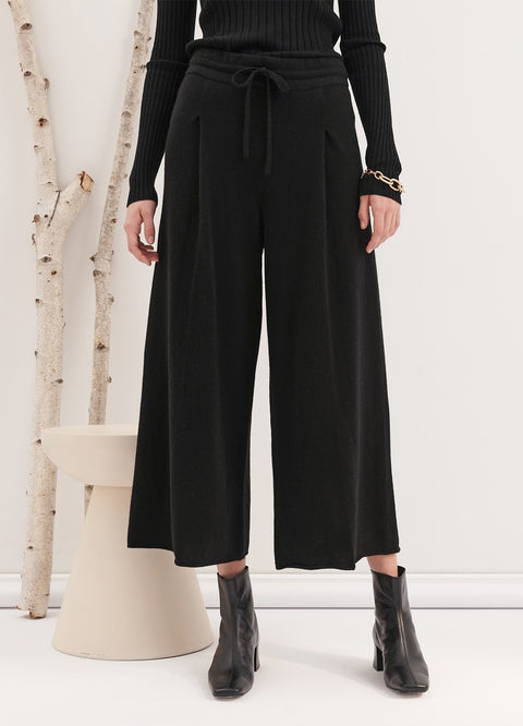 Wide Leg Trousers in Black
