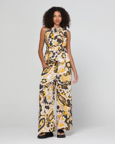 Carmen Pant in Thema