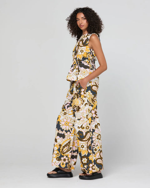 Carmen Pant in Thema