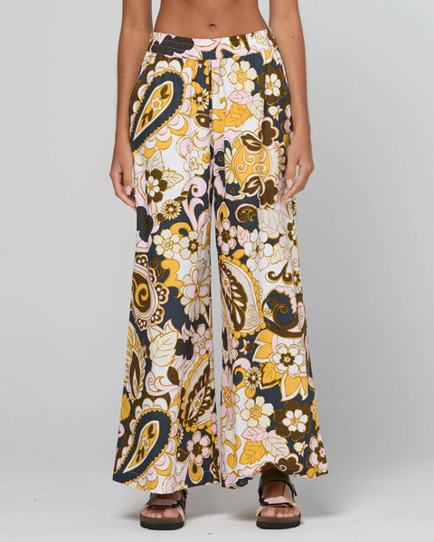 Carmen Pant in Thema