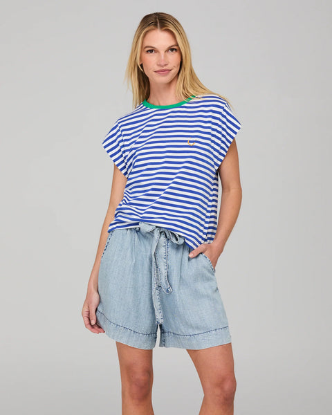 Hazel Short in Comoda
