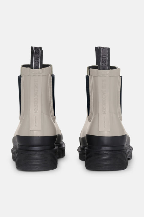 Short Natural Rubber Boot in Atmosphere