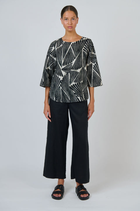 Linen 3/4 Sleeve Top in Folies