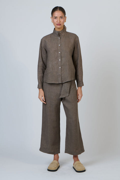 Linen Shirt in Cigar