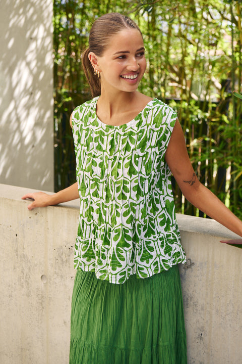 Round Neck Sleeveless Top in Oak Meadow