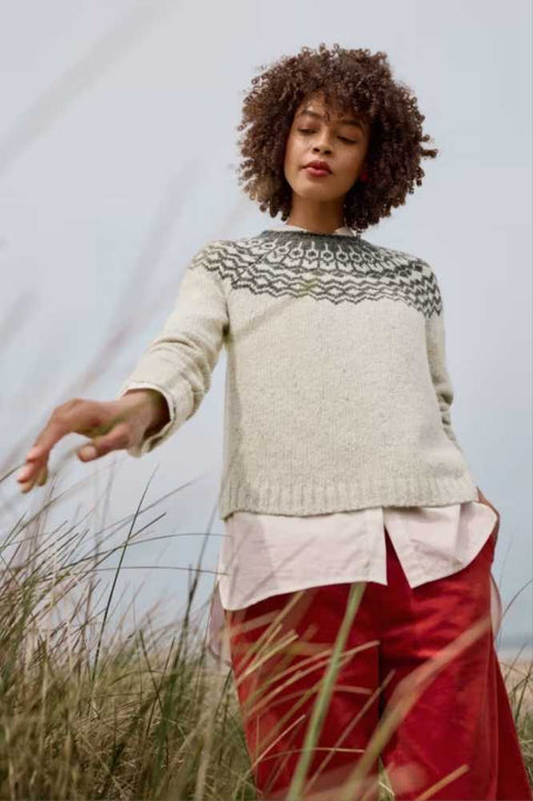 Port Kinnis Jumper in Wag Tail Aran Onyx