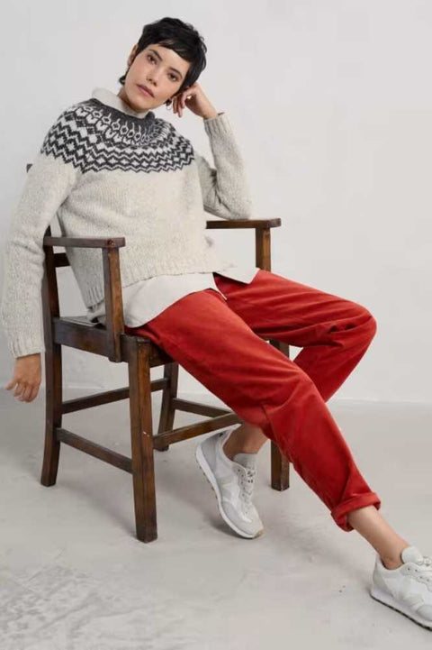 Port Kinnis Jumper in Wag Tail Aran Onyx