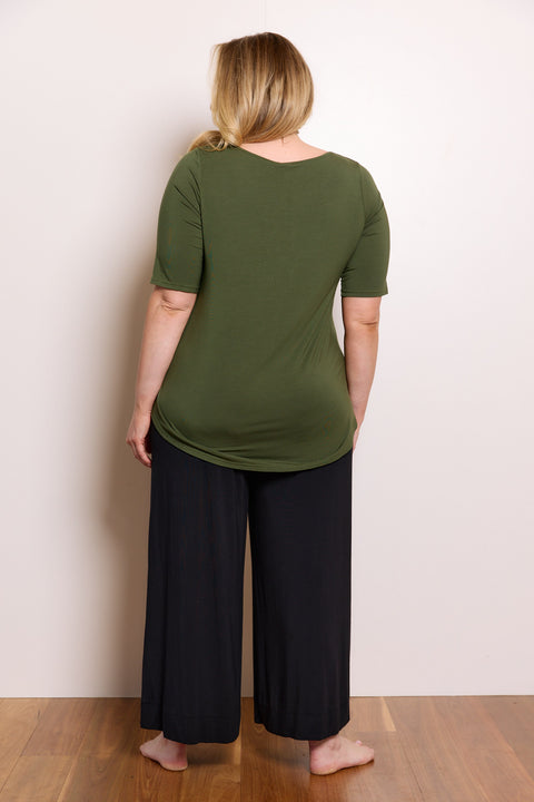 Elbow Swing Tee in Hunter Green