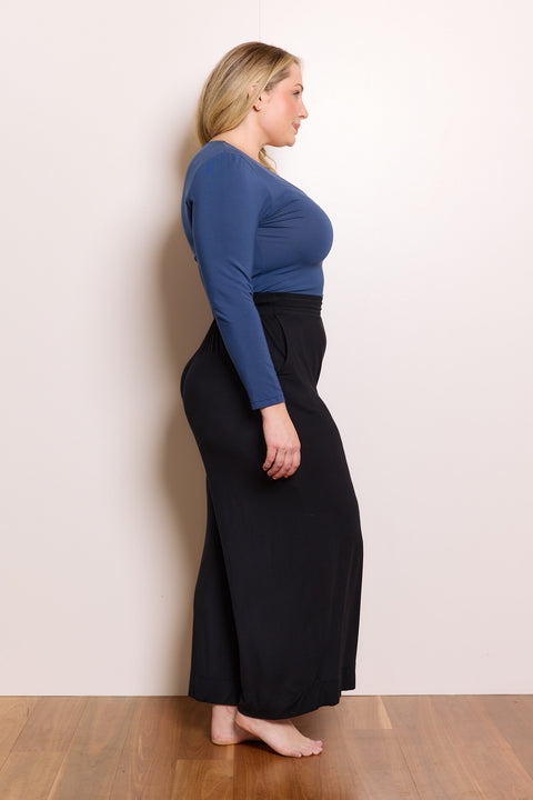 Long Sleeve Scoop Neck in Marine