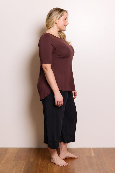 Elbow Swing Tee in Merlot