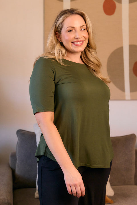 Elbow Swing Tee in Hunter Green