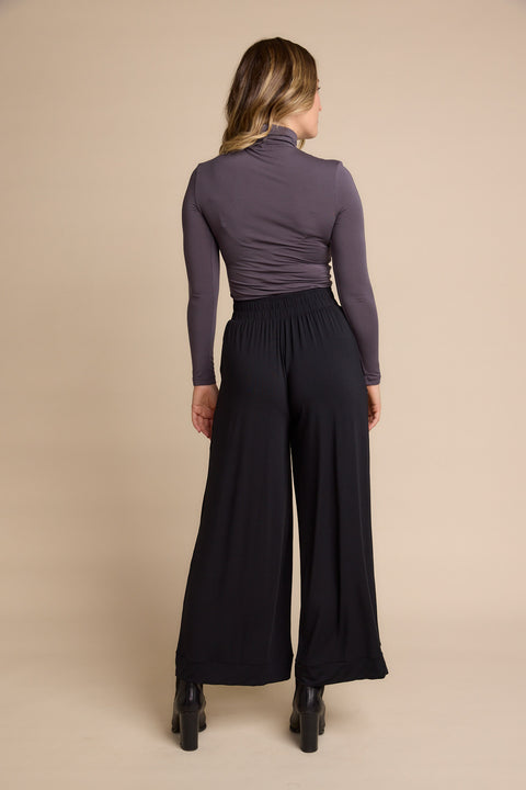 Turtle Neck Skivvy in Grape
