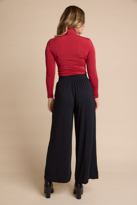 Turtle Neck Skivvy in Red Berry