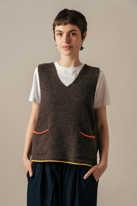 Tweed Vest in Bark
