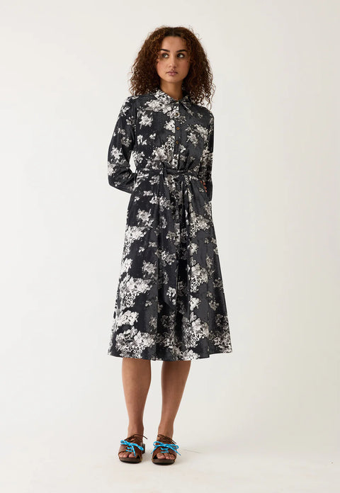 Mera Shirt Dress in Hydrangea Greyscale