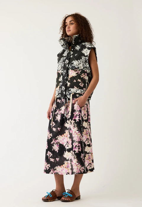 Noa Vest in Hydrangea Splice