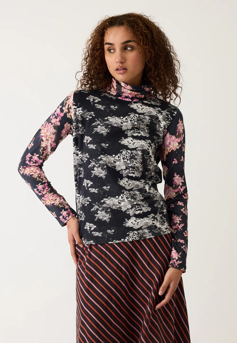 Sundew Skivvy in Hydrangea Splice