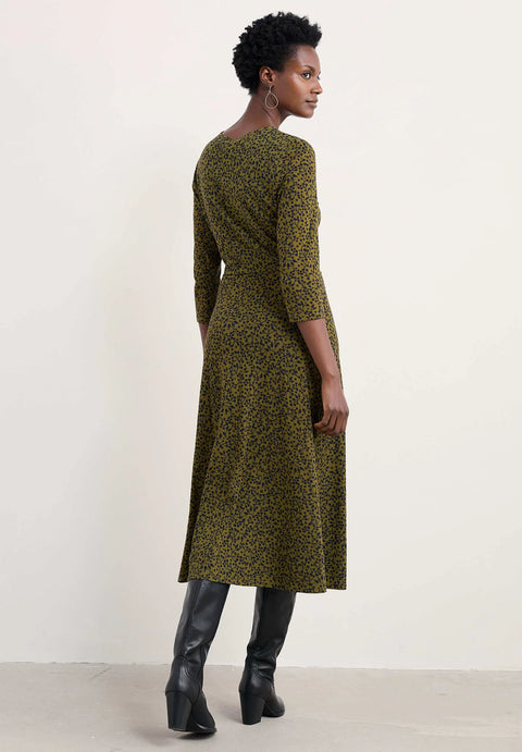 3/4 Fettling Dress in Berry Branch Bright Olive