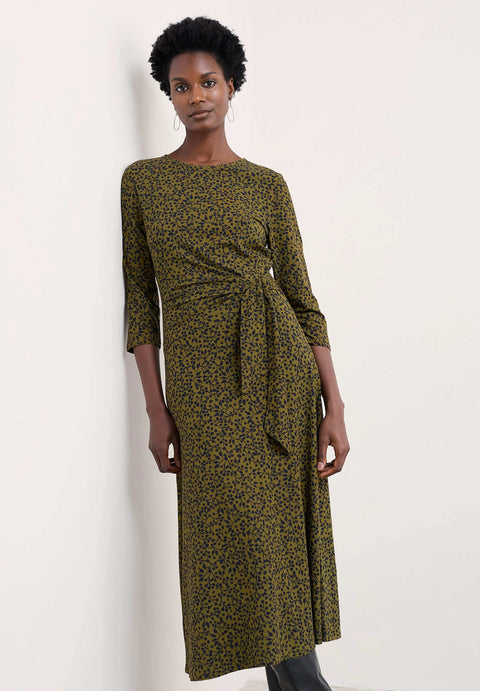 3/4 Fettling Dress in Berry Branch Bright Olive