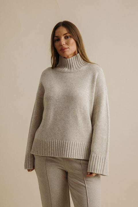 Elevate Mock Neck Pullover in Buckwheat