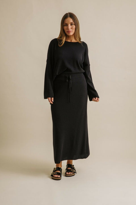 Winter Retreat Merino Cotton Skirt in Noir