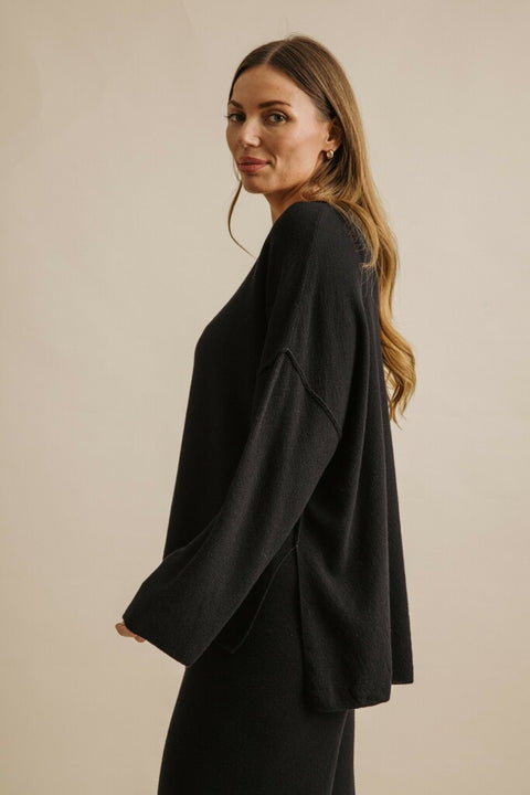 Winter Retreat Merino Cotton Pullover in Noir